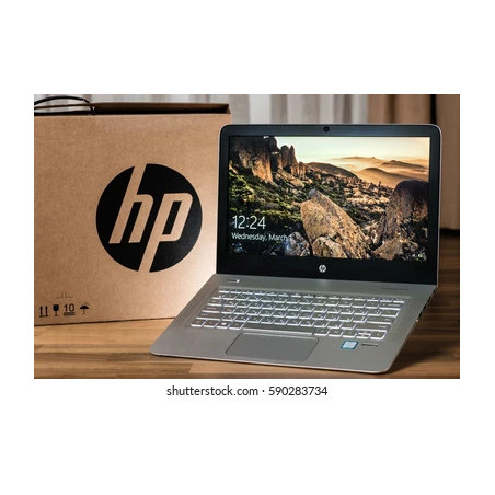 Portátil HP de 15.6″ con pantalla Full HD, procesador Intel Core de última generación, 16 GB de RAM, SSD de 512 GB.
